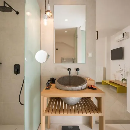 Elvina City House